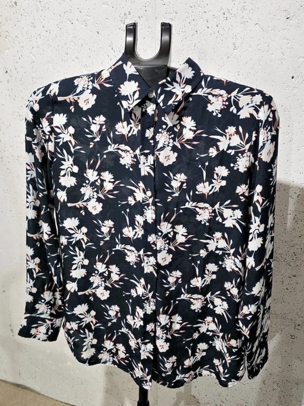 Banana Republic Dillon Classic Fit Floral Button Down Blouse Black Size Small